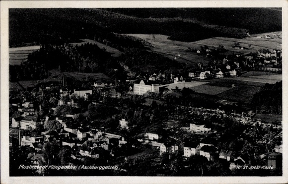 Ak Klingenthal in het Vogtland Saksen, uitzicht op de muziekstad, Aschberg gebied