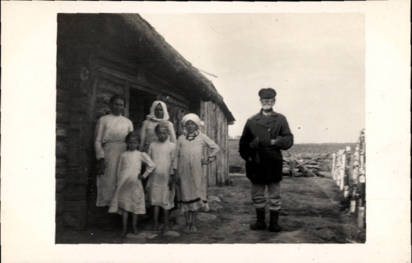 Foto Ak Panje-Familie von Tabor, Gruppenfoto, 1917