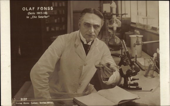 Postcard actor Olaf Fönss, portrait, film scene The epidemic
