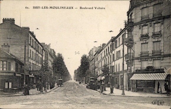 CPA Issy les Moulineaux Hauts de Seine, Boulevard Voltaire