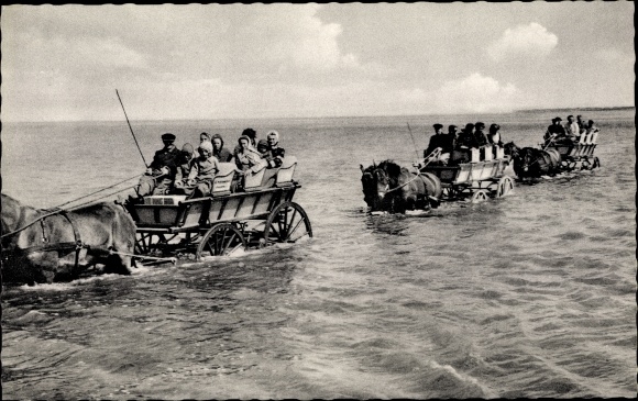 PC Duhnen Cuxhaven in Lower Saxony, the Watt wagons on the way to the island of Neuwerk, carriage
