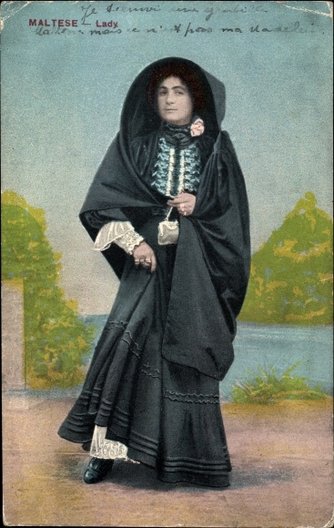 Postcard Malta, Woman in Maltese costume