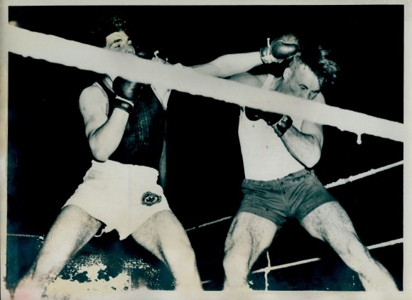 Photo boxing, GDR championships Rehberge 1951, final fights, light heavyweight, Besmanoff, Stubnick