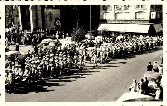 Foto Frankreich, Parade, Marschkapelle