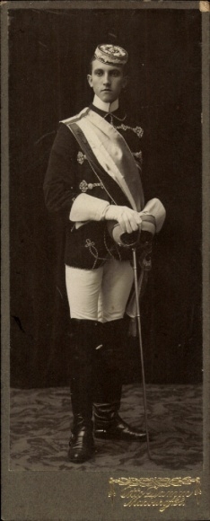 CdV Marburg an der Lahn, Student mit Schläger, Standportrait