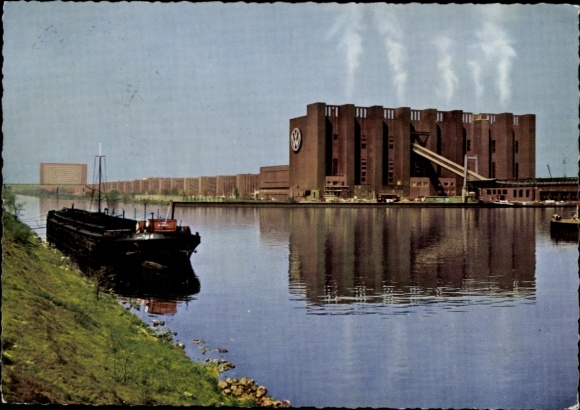 Postcard Wolfsburg in Lower Saxony, Volkswagen factory, industrial building on the water, boat in the foreground, k