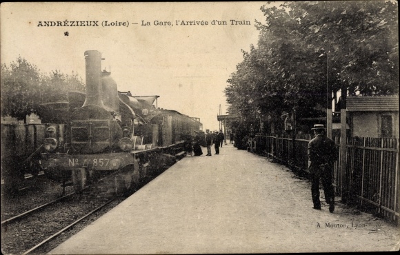 PC Andrézieux Loire, railway station, track side, French railways, no. 857