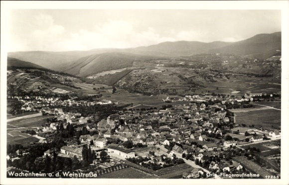 Ak Wachenheim an der Weinstraße Pfalz, Fliegeraufnahme