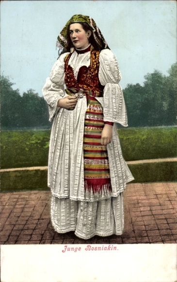 Postcard Young Bosnian woman in traditional costume