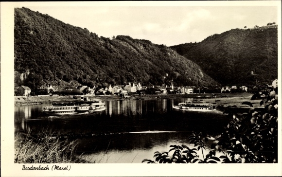 Postcard Brodenbach ad Moselle, steamer party, place