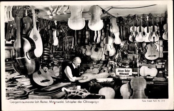 Postcard Mittenwald in the district of Garmisch Partenkirchen, master violin maker Joh. Reiter, creator of the octave violin