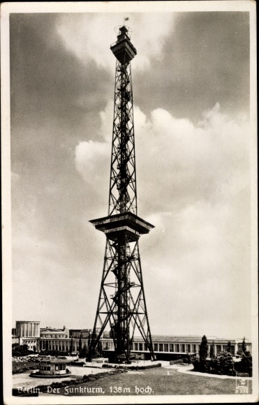 PC Berlin Charlottenburg Westend, long shot from the radio tower with the exhibition halls, handle B 356