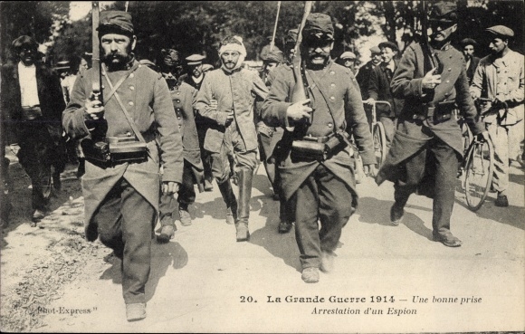 Postcard The Great War 1914, A Good Catch, Arrest of a Spy