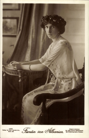 Postcard Princess of Albania, Sophie Helene Cecilie Princess of Schönburg Waldenburg