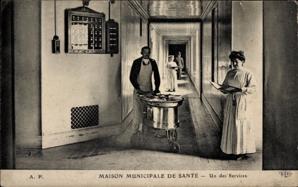 CPA Parijs, Maison Municipal de Santé, Un des Services