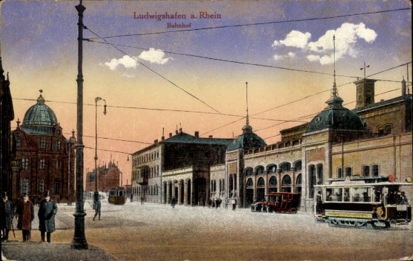 Ak Ludwigshafen am Rhein, Bahnhof, Straßenansicht, Tram,  Architektur