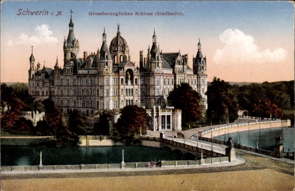 Ak Schwerin in Mecklenburg, Schloss  Großherzogliches Schloss, Stadtseite