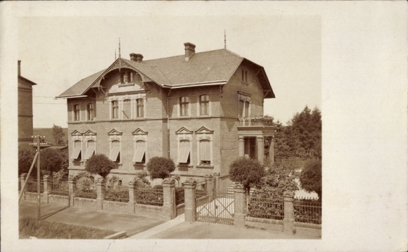 Postcard Wien 13 Hietzing Austria, Schönbrunn, historical building, garden, brick facade,...