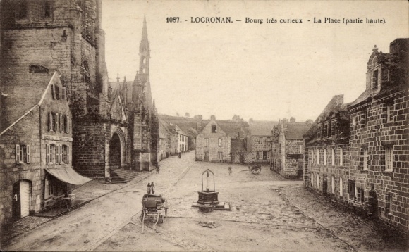 Postcard Locronan Finistère, Very strange town, Place
