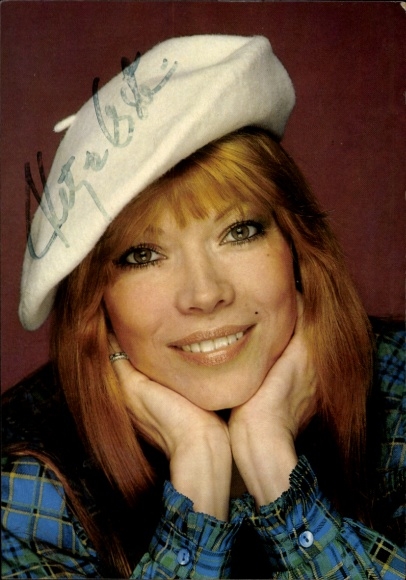 Postcard actress Katja Ebstein, portrait, autograph