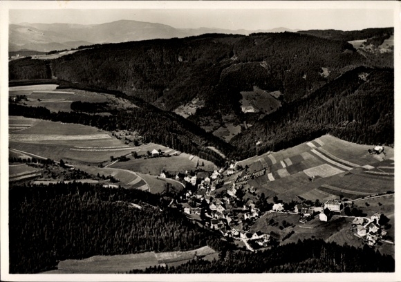 Ak Gütenbach im Schwarzwald, Luftaufnahme des Höhenluftkurorts Gütenbach, Schwarzwald, Foto von 8