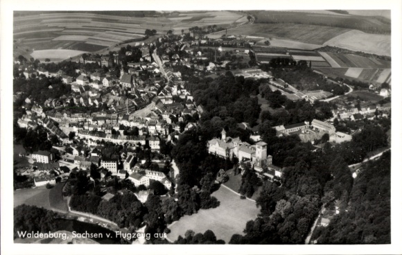 Ak Waldenburg in Sachsen, Gesamtansicht, Fliegeraufnahme