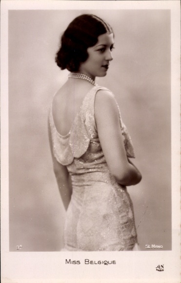 Photo Postcard Miss Belgium, portrait in dress, pearl necklace