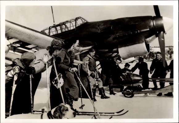 Photo German Air Force soldiers with Norwegian women skiers, April 1940, WWII