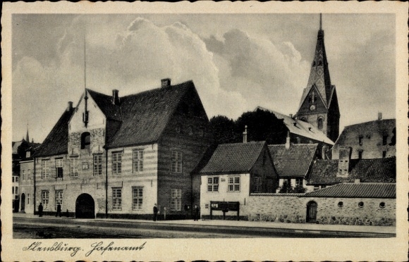 Ak Flensburg in Schleswig Holstein, Hafenamt,  Gebäude, Wolken