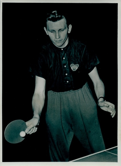 Photo table tennis, international juniors CSR GDR 1954, Günther Matthias, German sports hall