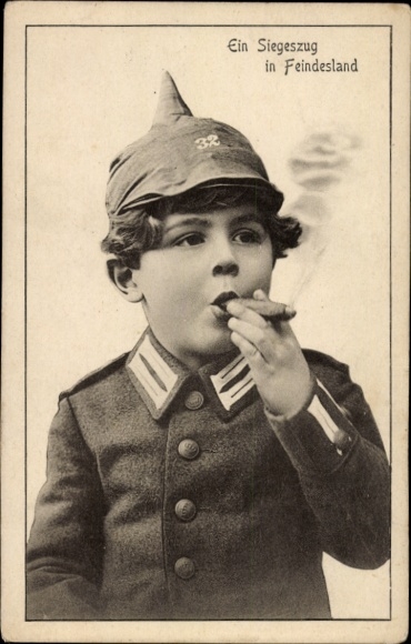 Postcard A triumphal march into enemy territory, boy in uniform smoking cigar, spiked helmet