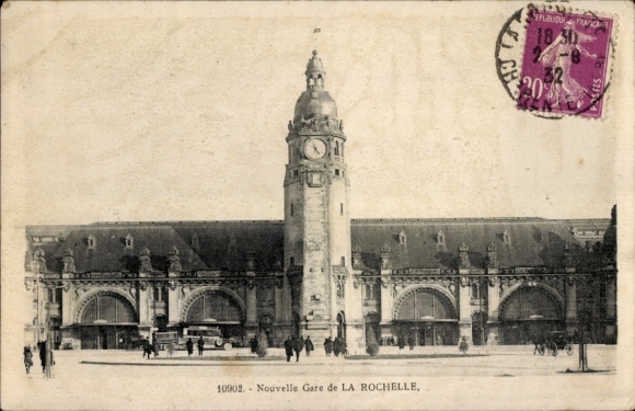 Postcard La Rochelle Charente Maritime, New Station, New Station, Street side