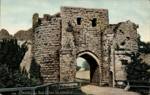 Ak Provins Seine et Marne, Mauer, Tor,  Gebäude, Innenansicht, Steinstruktur