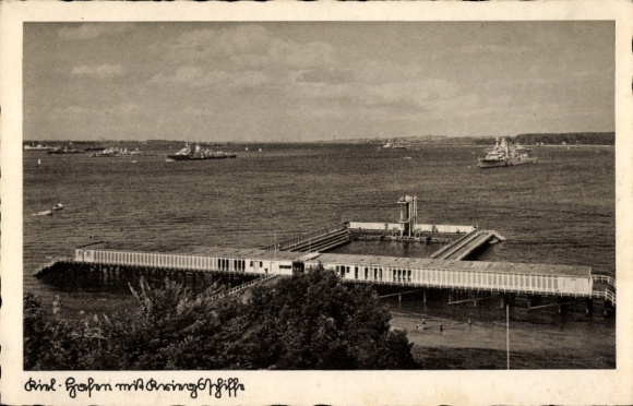 Postcard Kiel, harbor with ring ships, ships in the water, wooden jetty, tourist area