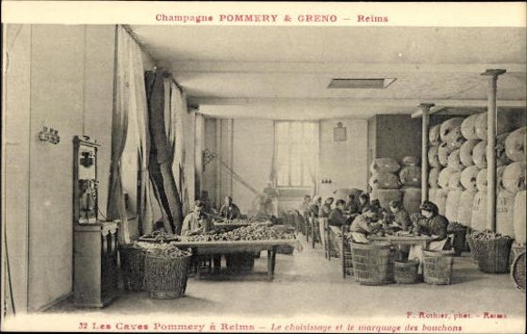 Set with 40 PCs Reims, Caves Pommery, envelope
