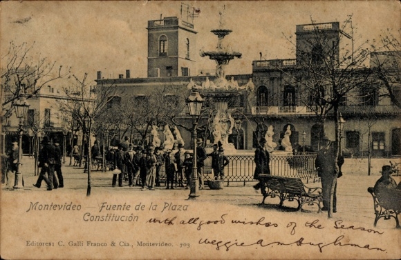 Ak Montevideo Uruguay, Plaza Constitución, Brunnen, Bäume, Bänke, 