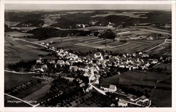 Ak Hayingen auf der Schwäbischen Alb, Flugaufnahme von  ländliche Umgebung, Bauernhäuser