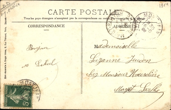 Postcard Montjean Maine et Loire, Place Jeanne d&#39;Arc and Chateau d&#39;eau