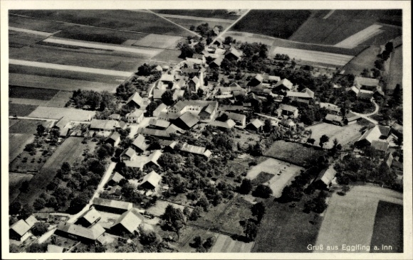 Ak Egglfing am Inn Bad Füssing Niederbayern, Luftaufnahme von Eggifing am Inn,  Gebäude, Grußkart