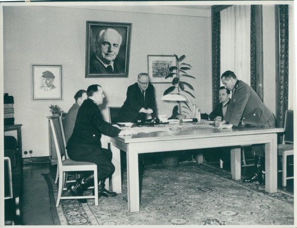 Photo Plant management of a company takes measures to protect the workers, GDR