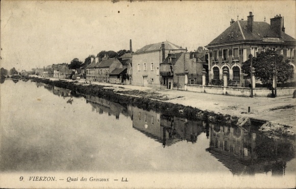 Postcard Vierzon Cher, Quai des Grossoux, houses, calm water, mirror surface