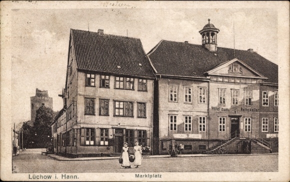 Postcard Lüchow im Wendland, Lüchow i. Hann., market square, Hotel zum Rathskeller