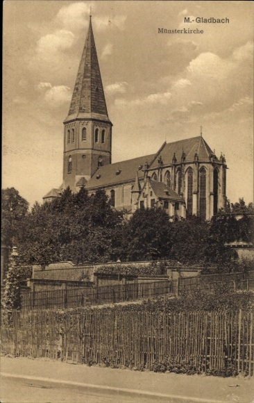 Postcard Mönchengladbach in North Rhine Westphalia, view to the Münsterkirche