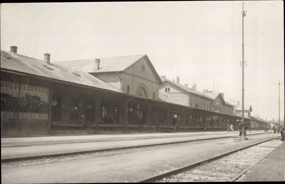 foto Ak Szabadka Subotica Servië, treinstation, spoorzijde