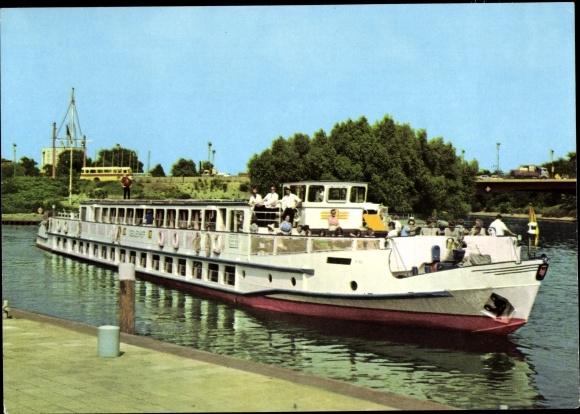 PC VEB Verkehrsbetriebe Potsdam, White Fleet, MS Cecilienhof, pier