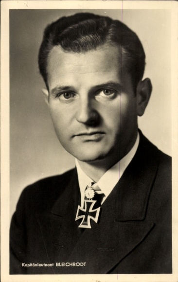 Odznaczony Krzyżem Rycerskim Ak, kapitan porucznik Heinrich Bleichrodt, liście dębu, portret, Kriegsmarine