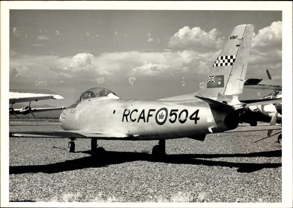 Zdjęcie kanadyjskiego samolotu wojskowego, RCAF 504, F 86
