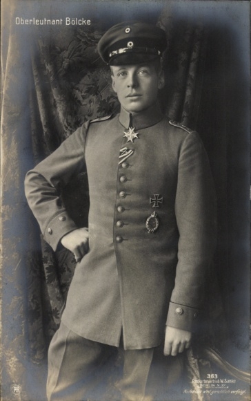 Ak Jagdflieger Oberleutnant Oswald Boelcke, Pour le Mérite, Eisernes Kreuz, Sanke 363
