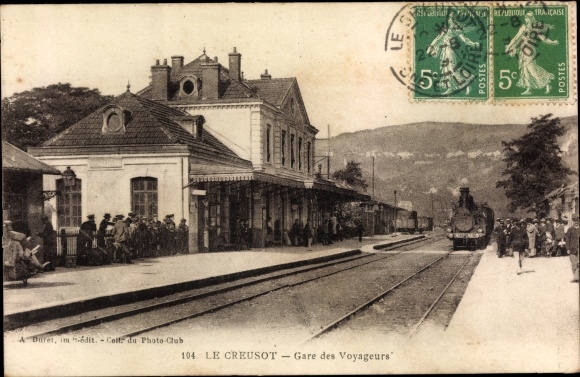 Postcard Le Creusot Saône et Loire, Gare des Voyageurs, Bahnhof, Eisenbahn