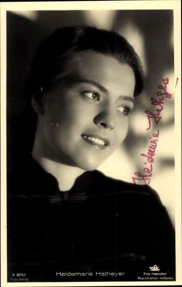 Ak Schauspielerin Heidemarie Hatheyer, Portrait, Tobis Nr. A 3271/1, Autogramm